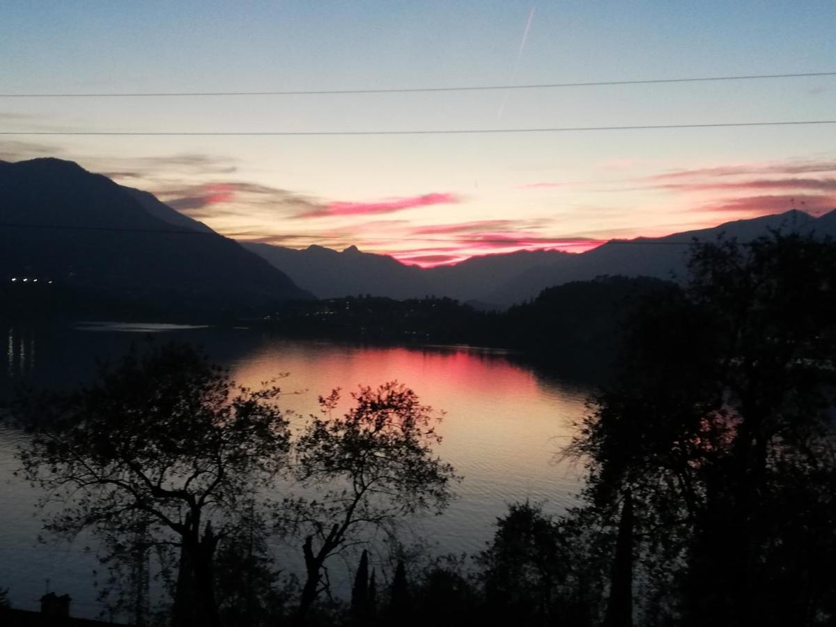 Dream Lake Panorama, Garage In The Center Of Varenna Exteriér fotografie