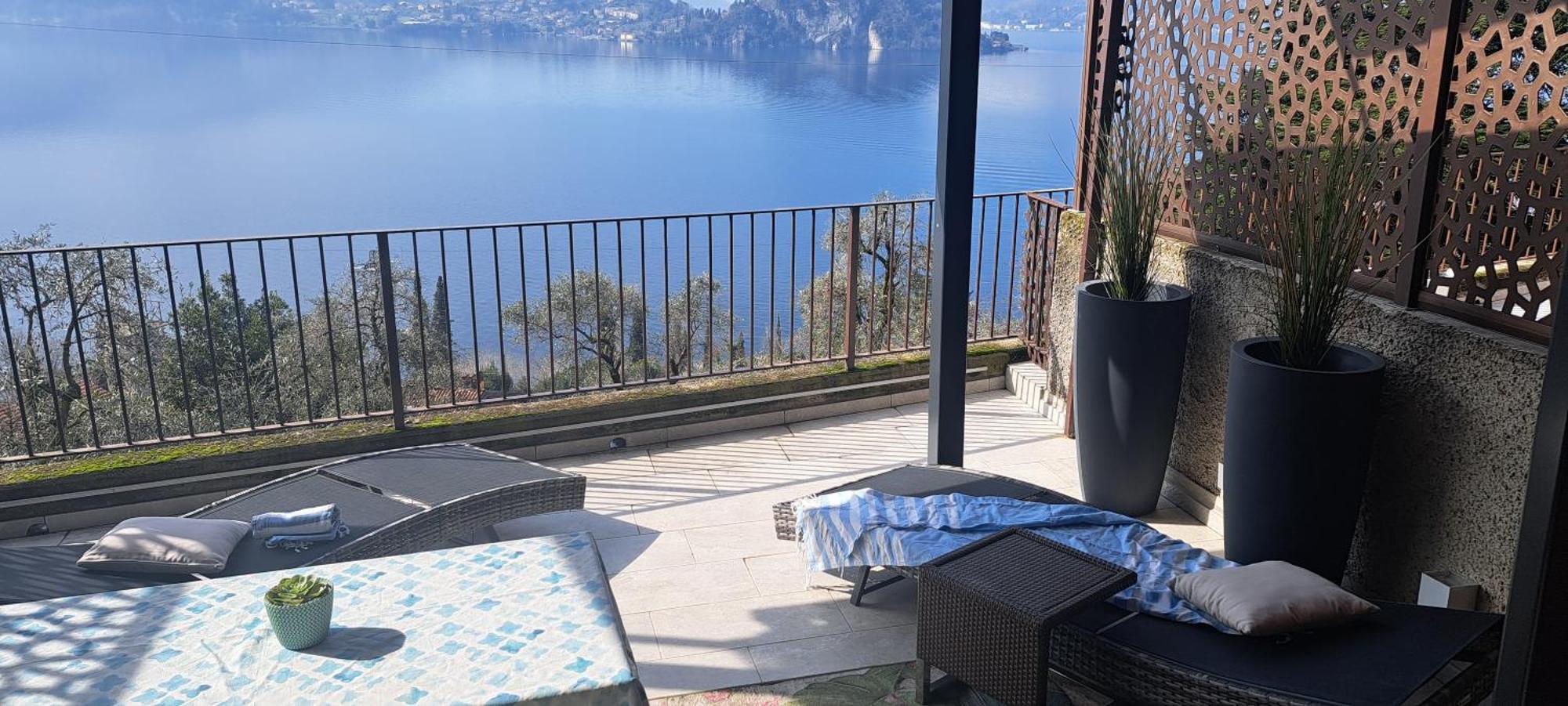 Dream Lake Panorama, Garage In The Center Of Varenna Exteriér fotografie